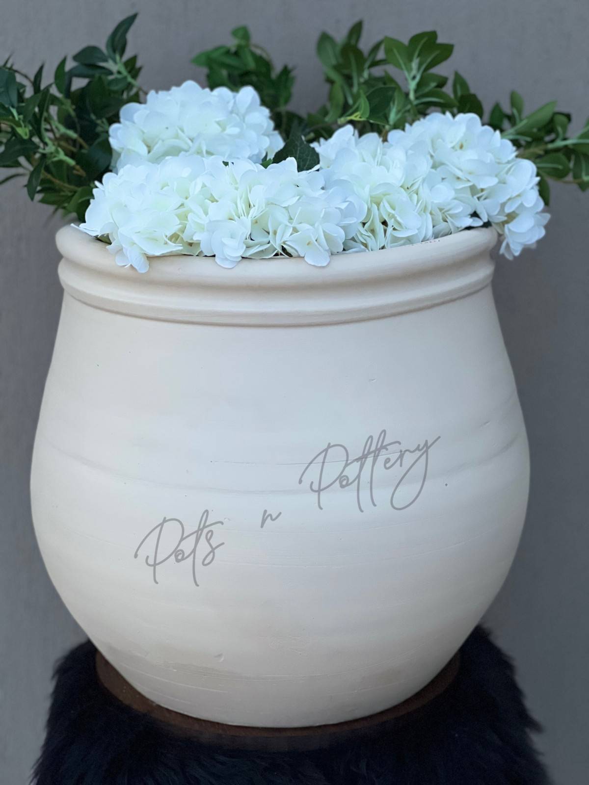 Curvaceous Accent Pot - Image 2