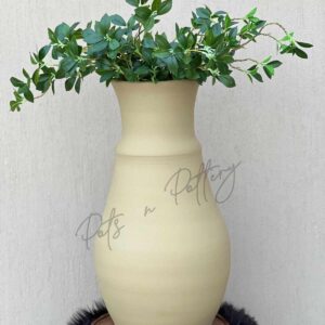 Refined Collar Urn